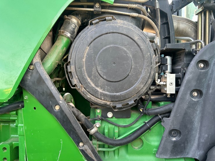 2013-john-deere-8285r-image-39
