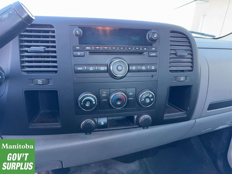 2011-chevrolet-silverado-1500-image-19