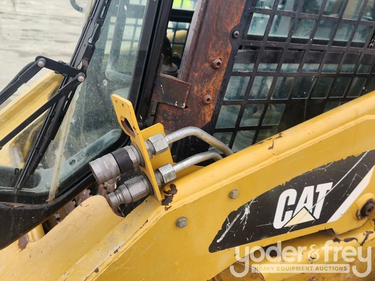 caterpillar-226b-image-23