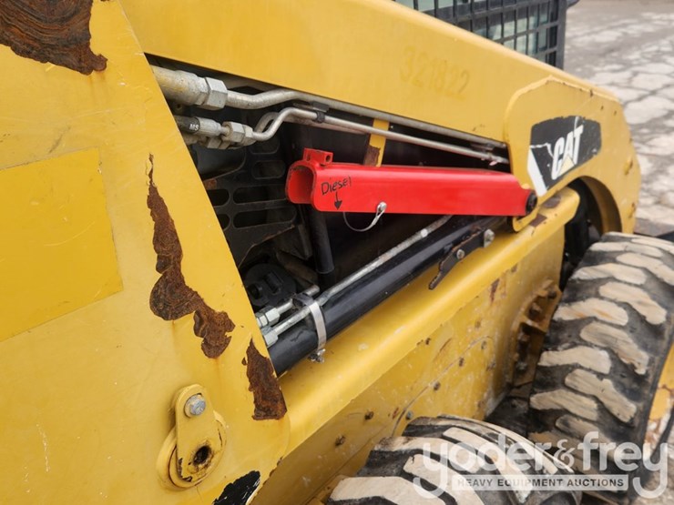 caterpillar-226b-image-17