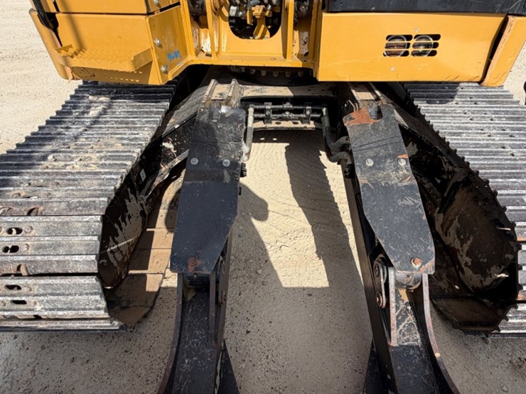 2017-caterpillar-315f-lcr-image-13