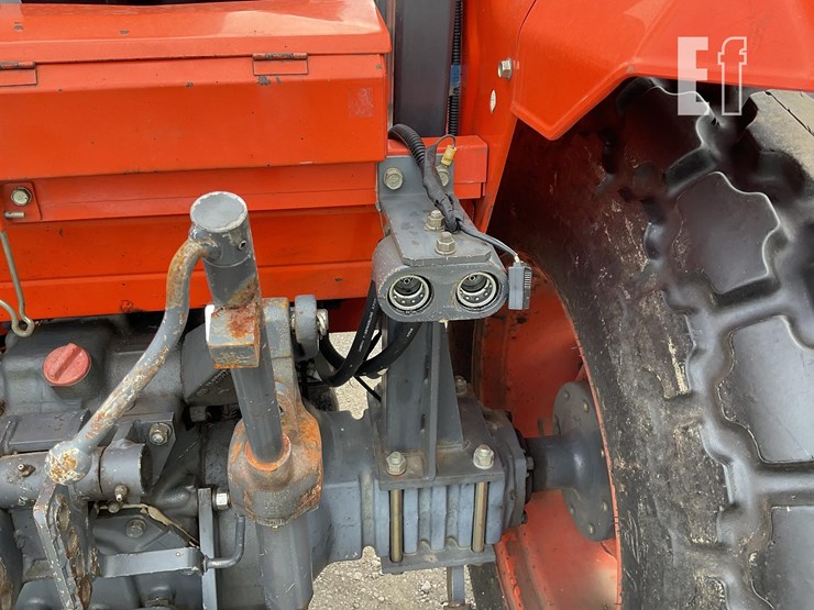 1997-kubota-m4700-image-6