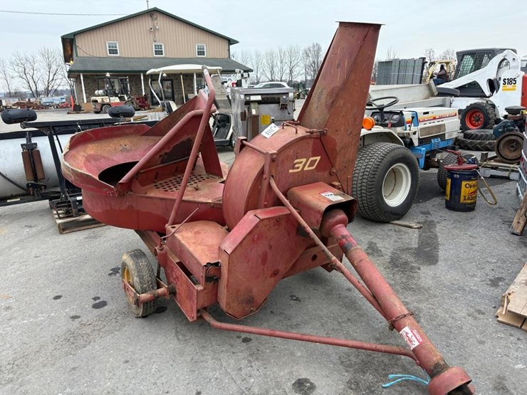 new-holland-30-image-1