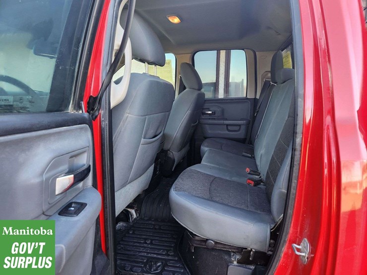 2015-dodge-1500-image-30