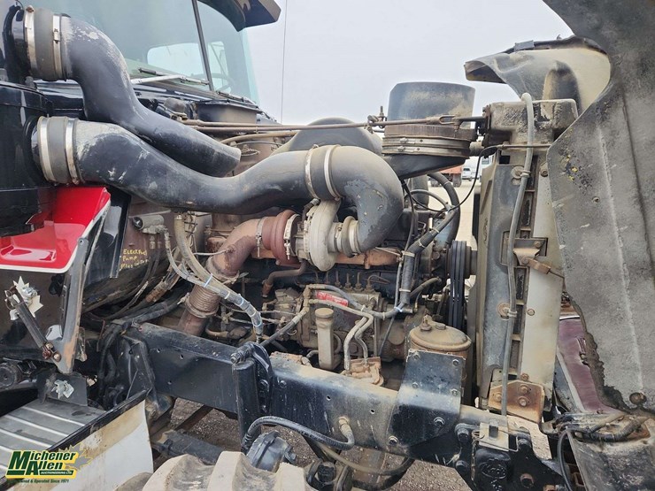 1976-mack-r600-image-24