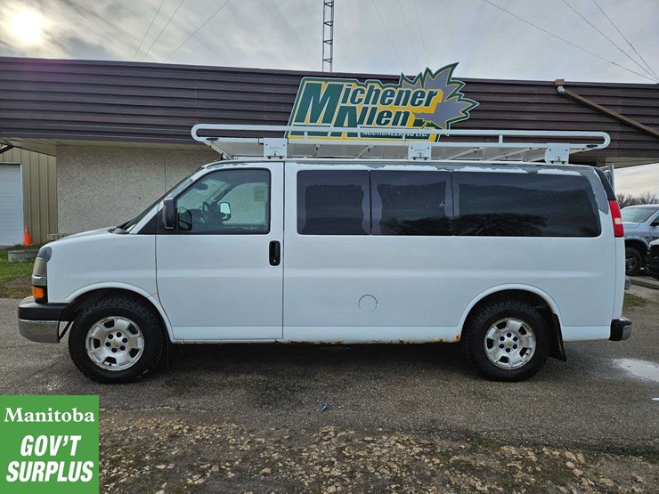 2011-chevrolet-express-1500-image-2