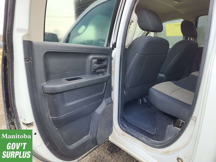 2012-dodge-1500-image-11