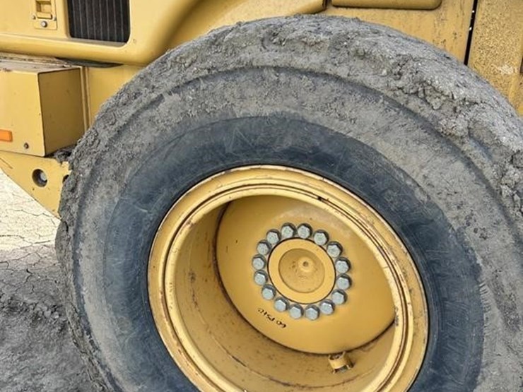 2004-caterpillar-928g-image-23