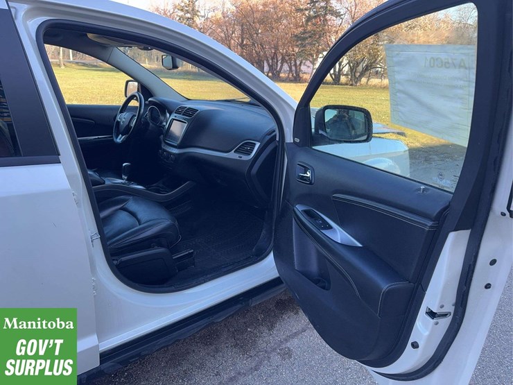 2012-dodge-journey-image-28