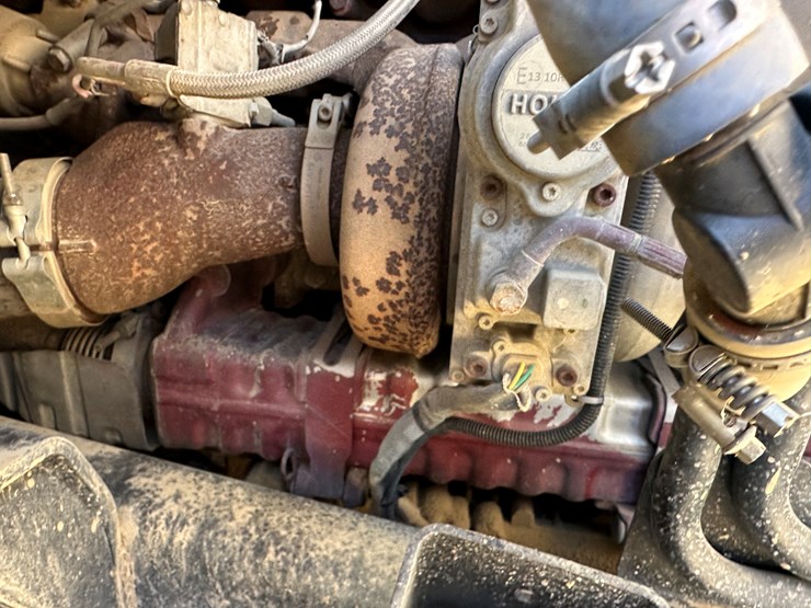 #33712-•-2011-mack-cxu-t/a-sleeper-truck-tractor-1m1aw09y5bm013138-image-66