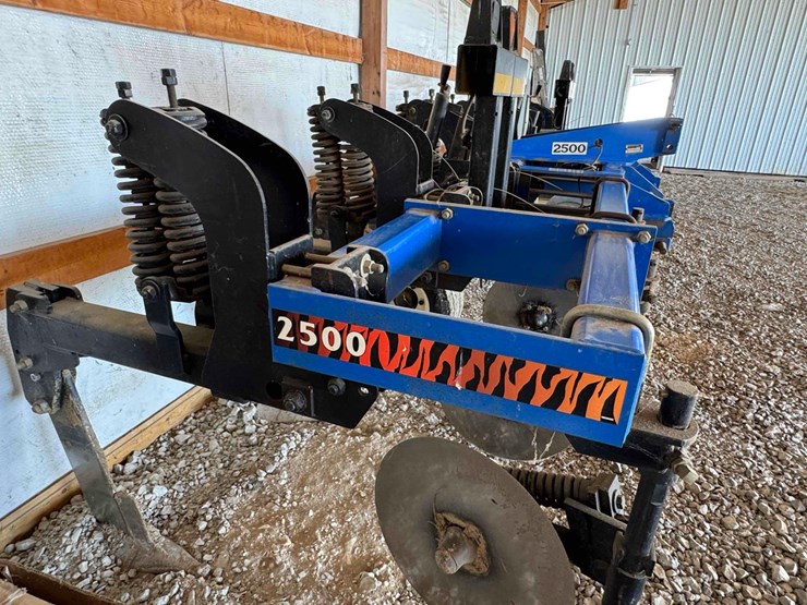 case-ih-2500-image-8