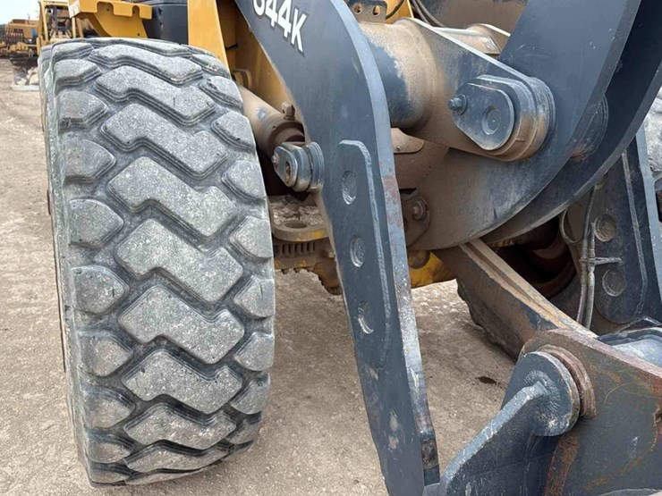 deere-644k-image-11
