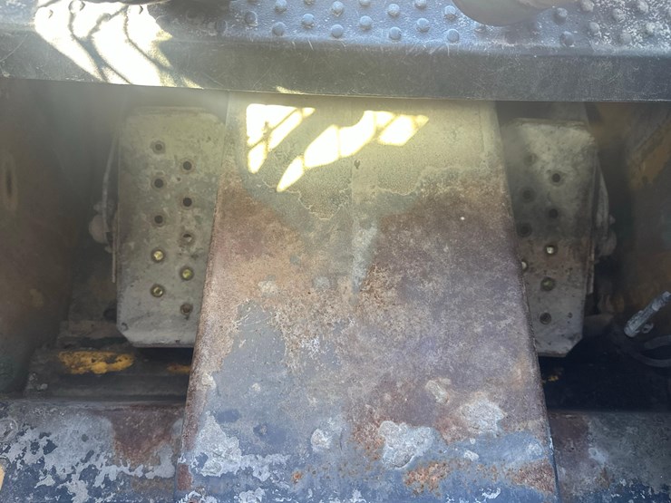 new-holland-l175-image-15