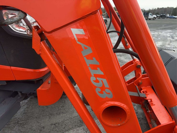 2010-kubota-m7040-image-15