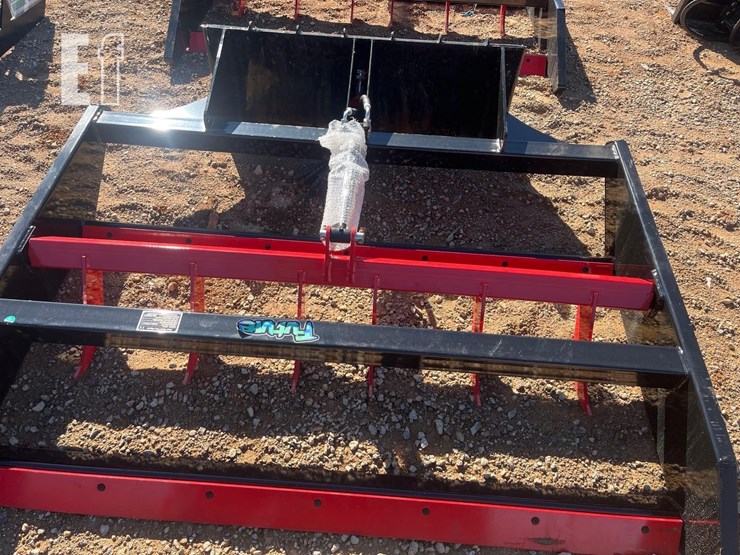 future-70in-hydraulic-skid-steer-flat-ripper-image-3