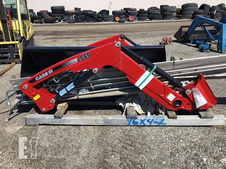 2022-case-ih-l555-image-1