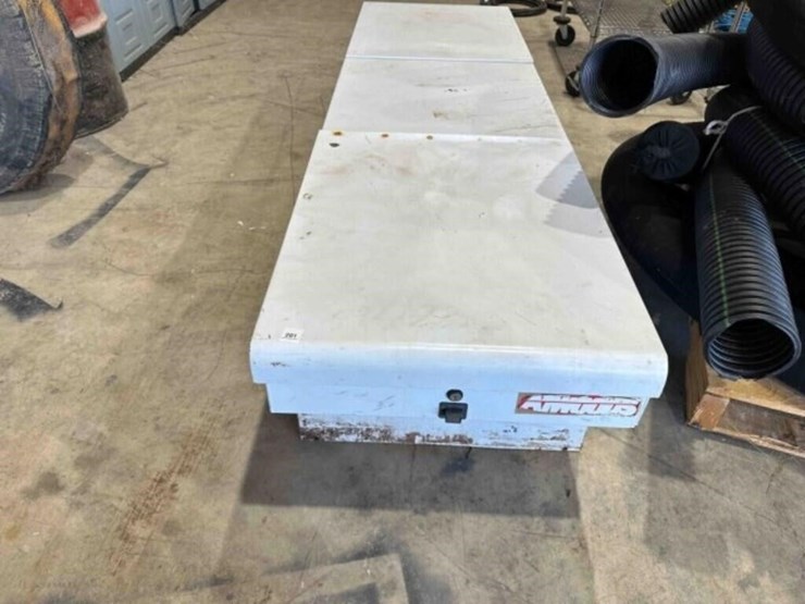 70”-atwood's-truck-tool-bed,-no-key-image-2