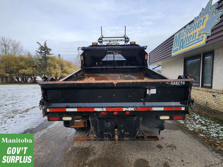 2013-chevrolet-silverado-3500hd-image-12