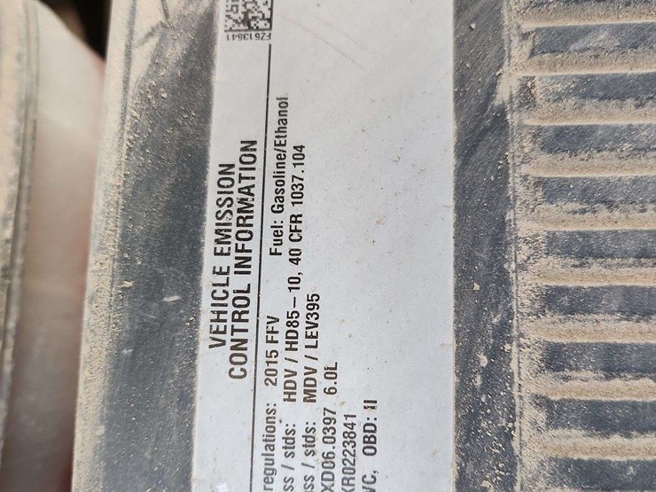 2015-chevrolet-silverado-2500hd-image-27