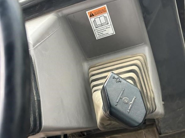 2000-case-570m-xt-image-50