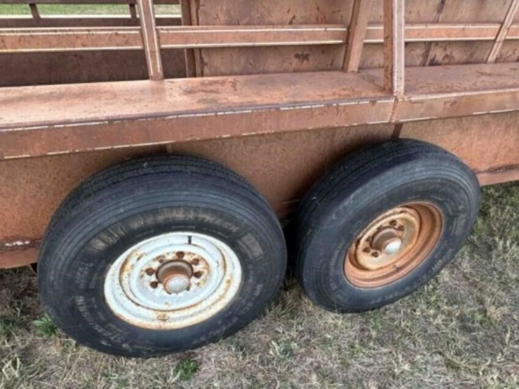 1984-24’-shelby-gooseneck-livestock-trailer-image-15