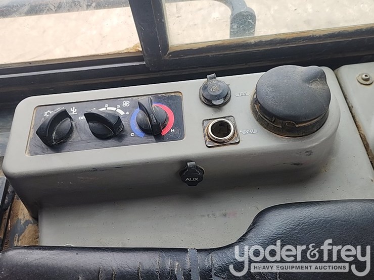 2017-komatsu-d61pxi-24-image-24