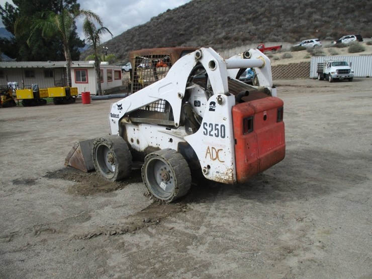 2005-bobcat-s250-image-3