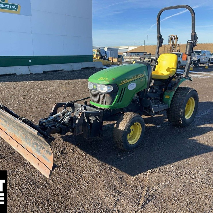 2008 JOHN DEERE 2320