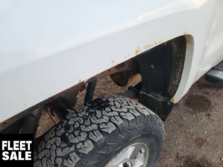 2015-chevrolet-silverado-2500hd-image-36