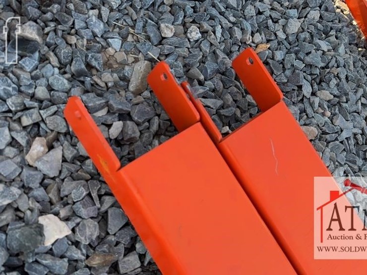 new-wig-fork-extensions-image-3