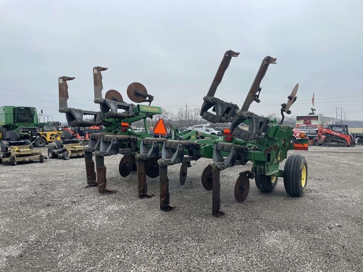 john-deere-2100-image-4