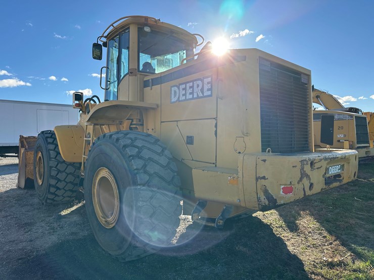 1999-deere-744h-image-13