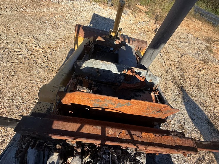 caterpillar-420d-image-100