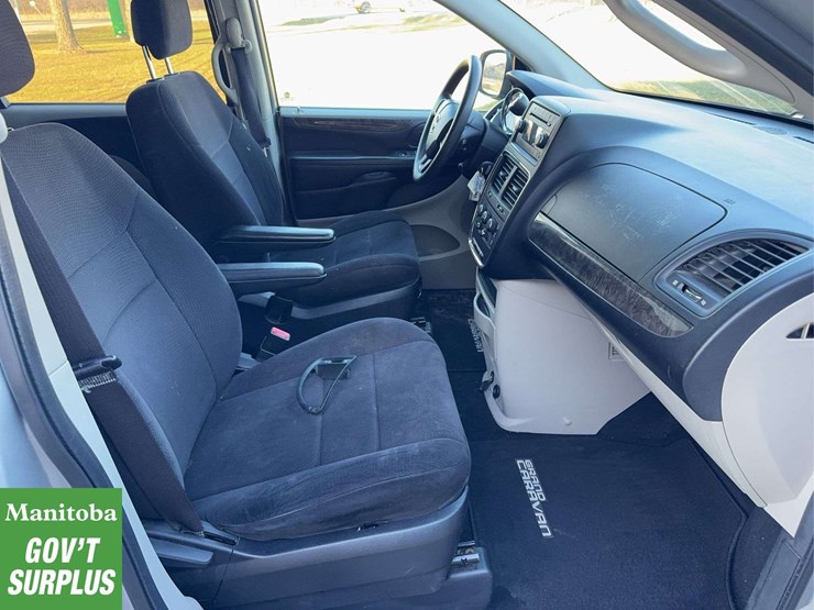 2011-dodge-grand-caravan-se-image-27