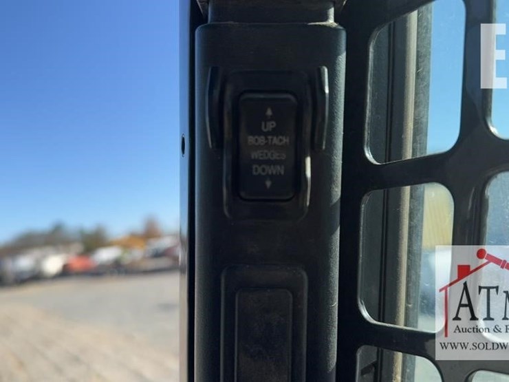 2019-bobcat-t770-image-33