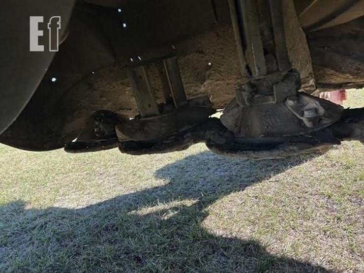 2014-new-holland-h7460-image-13