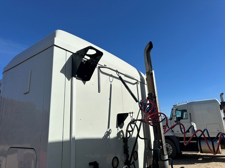 #33704-•-2011-mack-cxu-t/a-sleeper-truck-tractor-1m1aw09y8bm013165-image-27