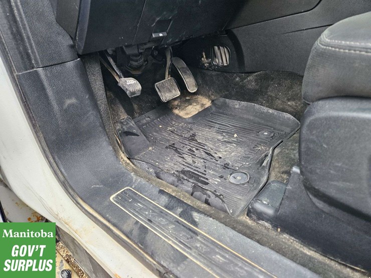 2017-ford-explorer-xlt-image-26