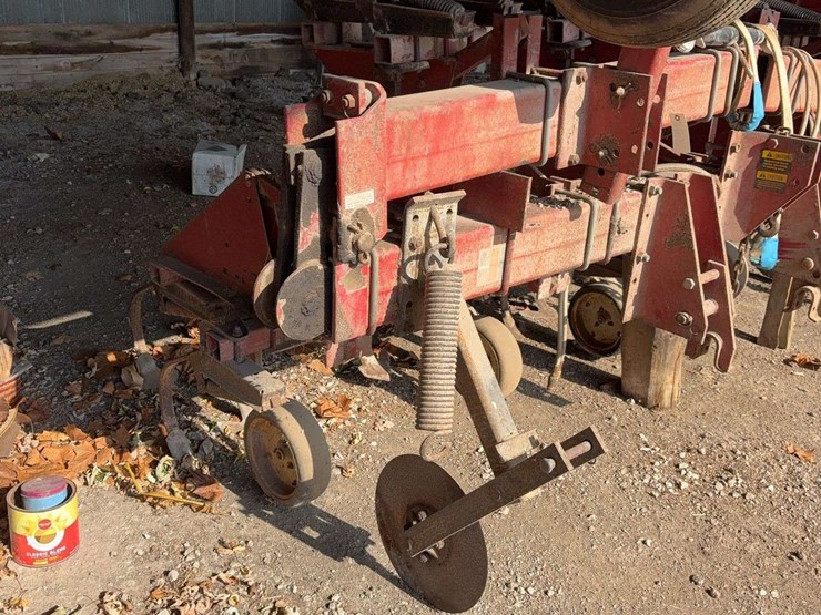 international-183-image-3