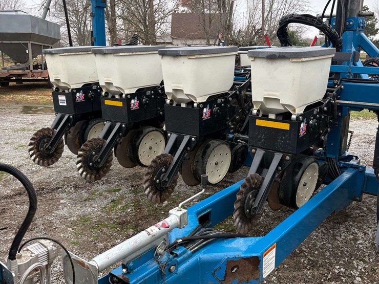 2005-kinze-3500-image-52