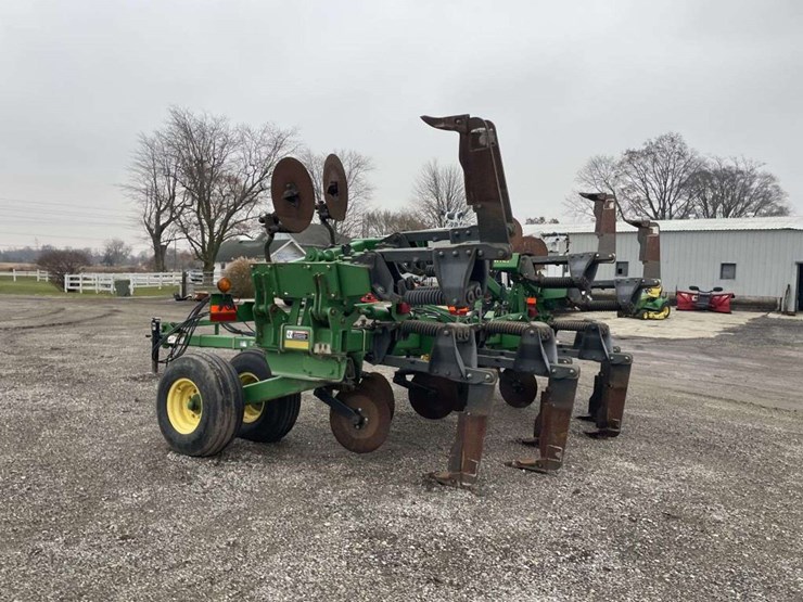 john-deere-2100-image-2