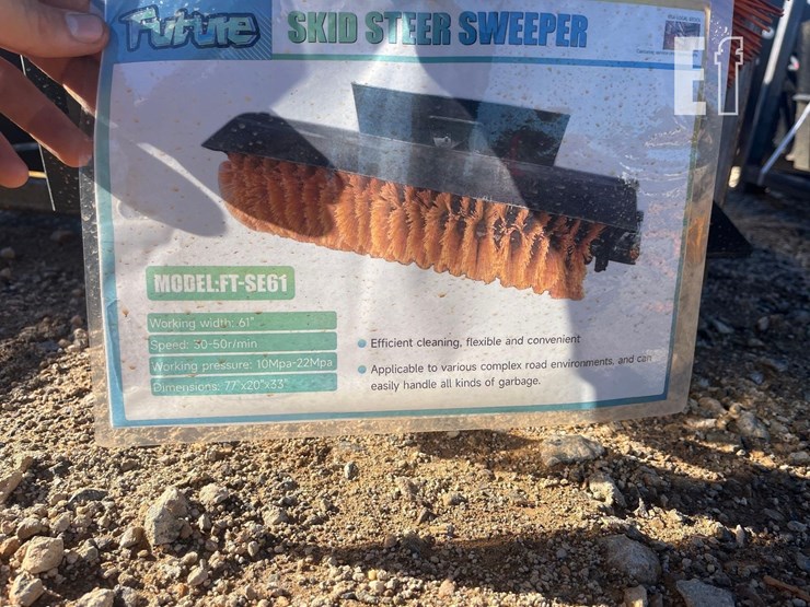 future-61in-hydraulic-skid-steer-sweeper-image-6