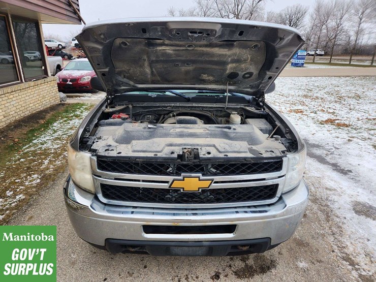 2012-chevrolet-silverado-2500hd-image-16