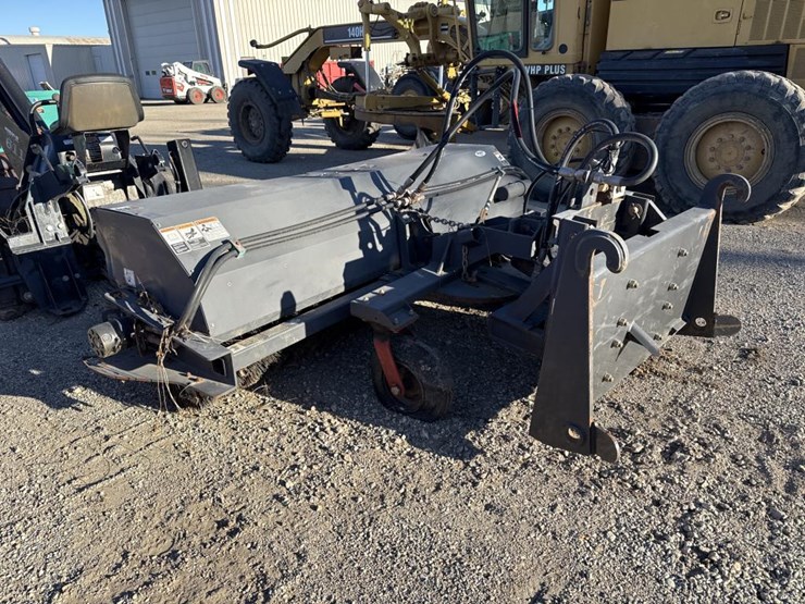 #2051-•-8’-case-sweeper-loader-attachment-image-2