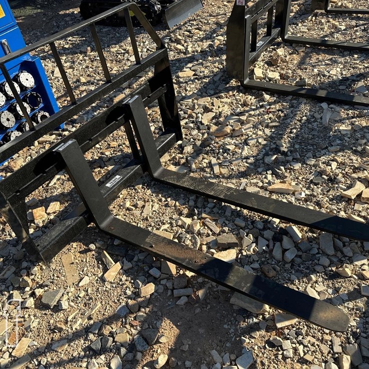 KIVEL 48IN SKID STEER FORK ATTACHMENT