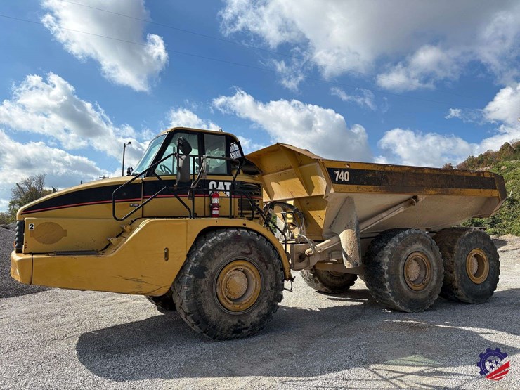 2006-caterpillar-740-image-1