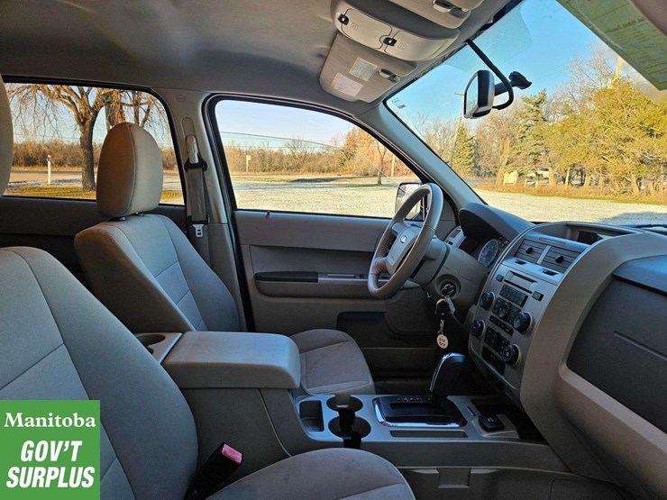 2012-ford-escape-hybrid-image-31