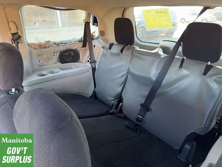 2011-dodge-grand-caravan-se-image-22