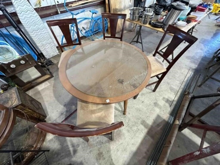 48”-round-table-&-4-chairs--not-a-matching-set-image-1
