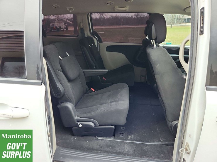 2015-dodge-grand-caravan-image-15